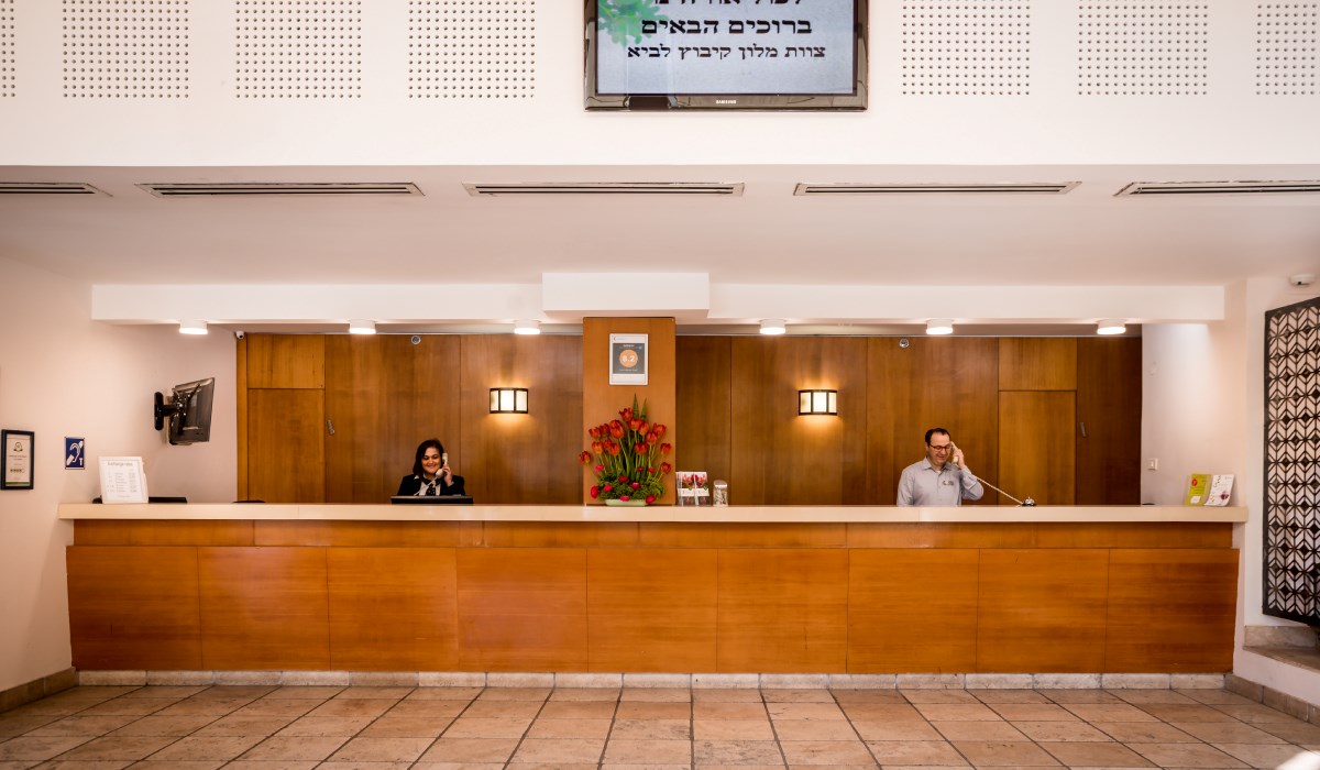  Lavi Hotel Reception